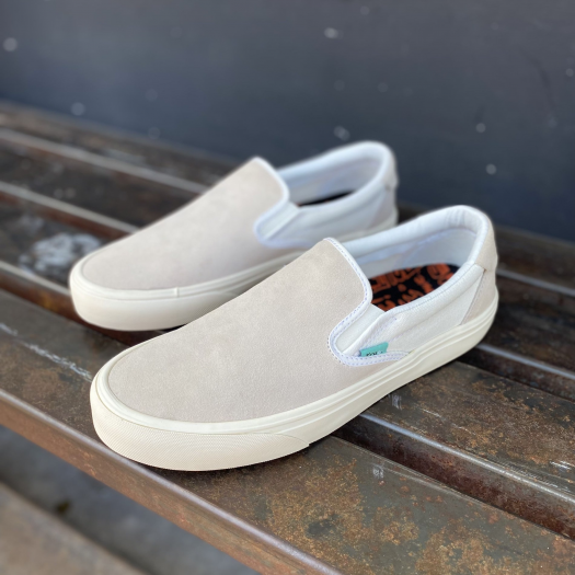 TRUE ONE SHOOT SLIP ON WHITE/WHITE SUEDE